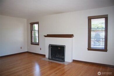 2213 NW 65th St, Seattle, WA 98117 - photo 2