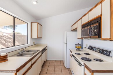10066 E Skyward Way, Tucson, AZ 85730 - photo 6