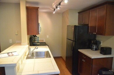 1010 NW Roanoke Ave, Bend, OR 97701 - photo 7