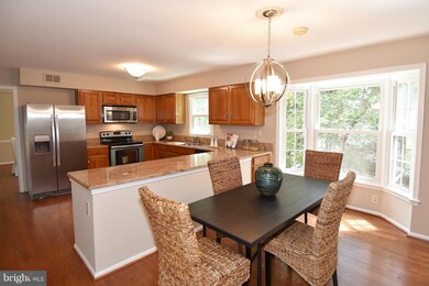 13470 Stream Valley Dr, Chantilly, VA 20151 - photo 4