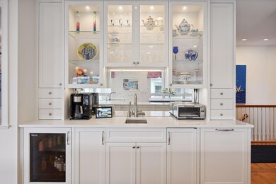 716 Widsten Cir, Wayzata, MN 55391 - photo 4