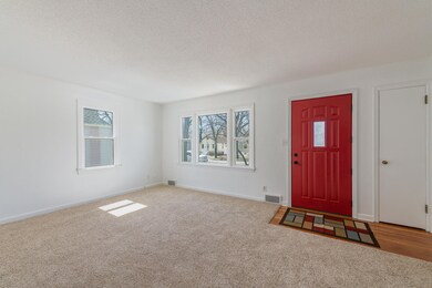 Living Room Main2