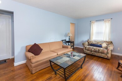 482 Chatham LR