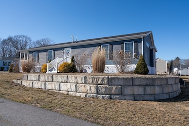 81 Linsay Dr, Raynham, MA 02767 - photo 7