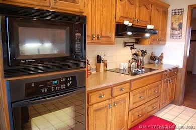 2325 Chapel Hill Ct, Bartlesville, OK 74006 - photo 6