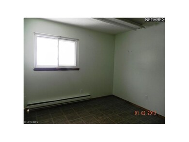 805 Hollywood Ave, Sheffield Lake, OH 44054 - photo 4