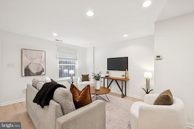 1723 Fitzwater St unit B, Philadelphia, PA 19146 - photo 5