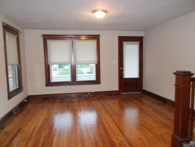 908 Chestnut St, Emmaus, PA 18049 - photo 3