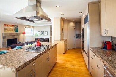 8178 W Mercer Way, Mercer Island, WA 98040 - photo 7