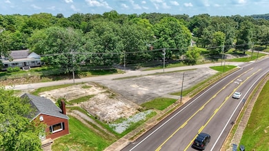 129 S Forrest Ave, Camden, TN 38320 - photo 3