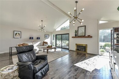 Vaulted Great Room w/ Gas Fireplace