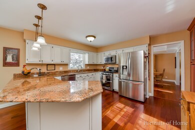 522 Cloverleaf Ct, Naperville, IL 60565 - photo 6