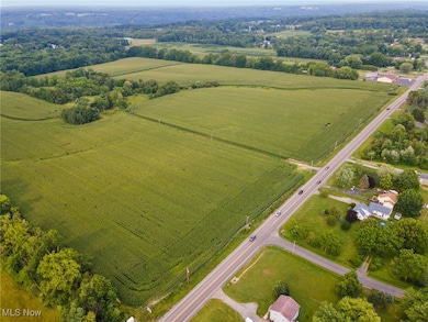 3810 Center Rd, Youngstown, OH 44514 - photo 7