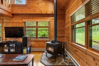 06-Living Room