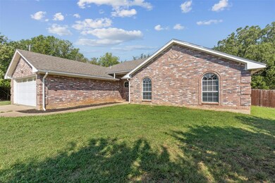 618 Pine Bluff St, Cleburne, TX 76031 - photo 4