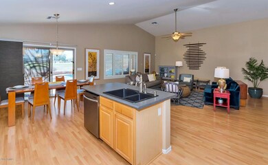 34018 N Pate Pl-large-009-8-Kitchen-1500