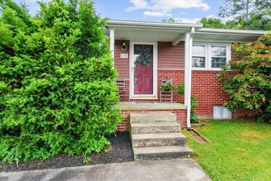 1130 S Winchester Ave, Waynesboro, VA 22980 - photo 5