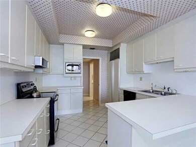 Kitchen. Breakfast Nook