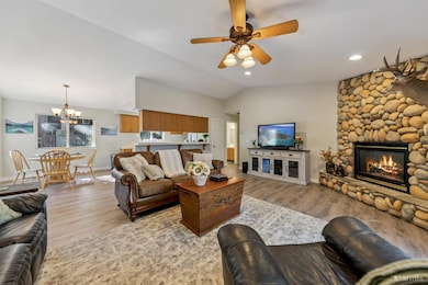 1567 Ojibwa St, South Lake Tahoe, CA 96150 - photo 6