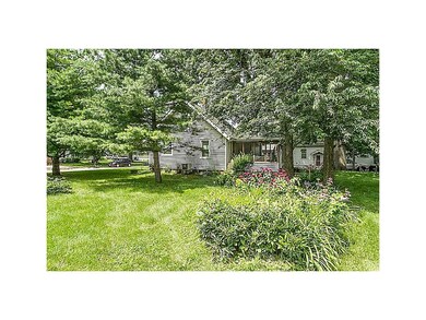 390 30th St SE, Cedar Rapids, IA 52403 - photo 2