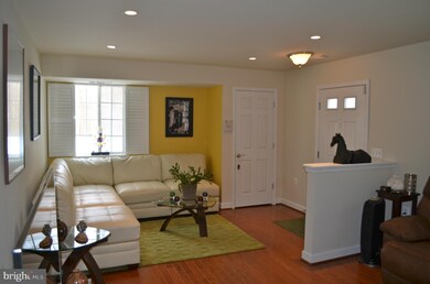 4115 S Four Mile Run Dr unit D, Arlington, VA 22204 - photo 4