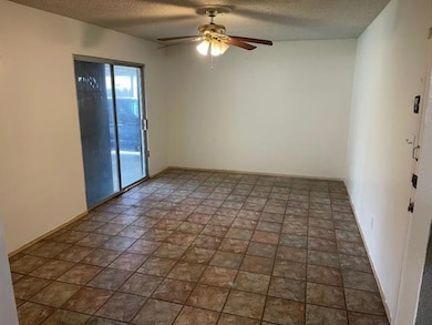 641 Kern St, Kingsburg, CA 93631 - photo 3