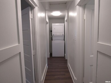 1114 Mound St unit B, Davenport, IA 52803 - photo 2