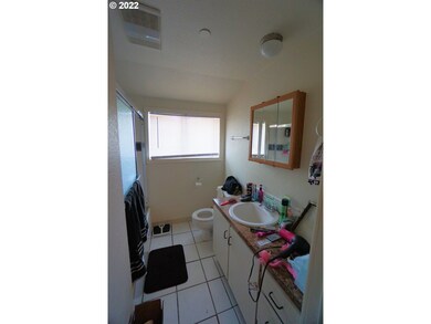 233 W C St, Rainier, OR 97048 - photo 4