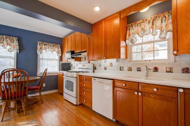 103 Chatham Rd. ~ Eat-in Kitchen