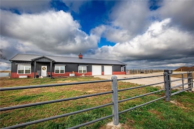 714 Indiana Rd, Princeton, KS 66078 - photo 2