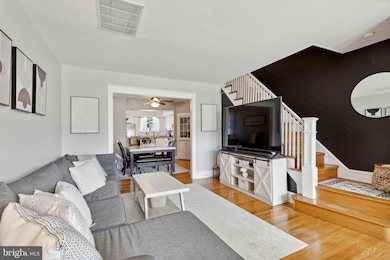 1519 Powell St, Norristown, PA 19401 - photo 2