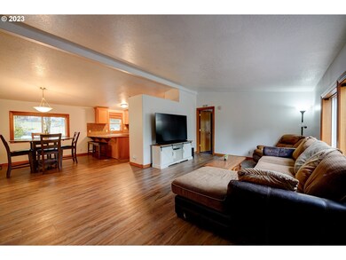 Living Room/Dining Room