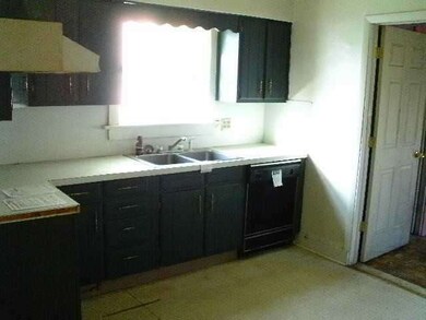 860 Maple Ave, Findlay, OH 45840 - photo 3