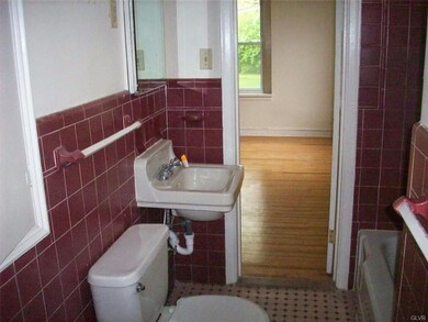 324 E Market St unit 1st Floor, Bethlehem, PA 18018 - photo 5