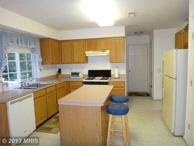 4648 Queens Grove St, White Plains, MD 20695 - photo 7