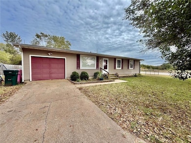 1408 Richard Ave, Parsons, KS 67357 - photo 2