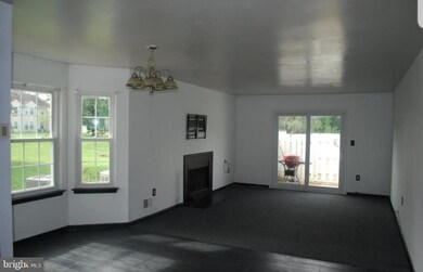 56 Mill Run W, Hightstown, NJ 08520 - photo 5