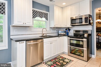 1617 Nathan Ln, Herndon, VA 20170 - photo 3