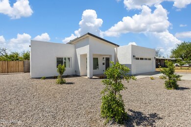 4202 N 10th Pl-1