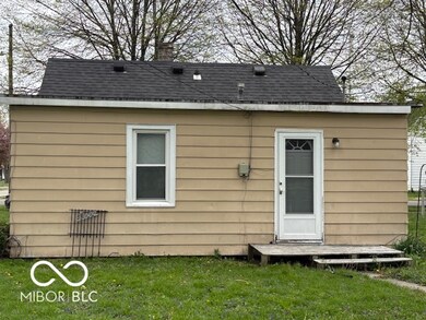 598 Young St, Franklin, IN 46131 - photo 2