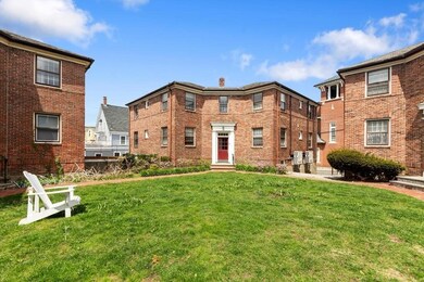 5 Garden Ct unit 2, Cambridge, MA 02138 - photo 3