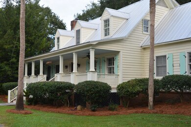 286_forest_trail_front_01_MLS