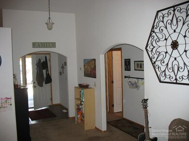 1986 NW Joshua Tree Ct, Redmond, OR 97756 - photo 2