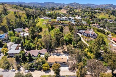 4894 Calderon Rd, Woodland Hills, CA 91364 - photo 5