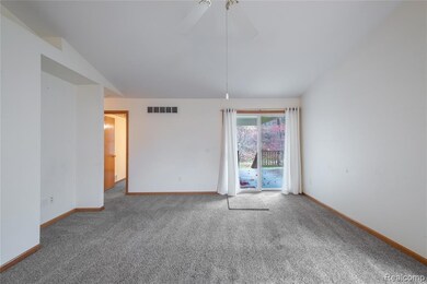 7352 Cross Creek Dr, Swartz Creek, MI 48473 - photo 5