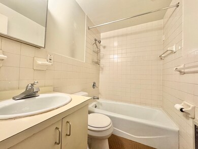 137 Christopher St unit 1B, New York, NY 10014 - photo 5