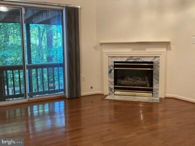 3104 Sutherland Hill Ct, Fairfax, VA 22031 - photo 5