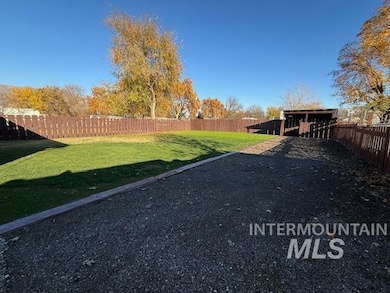 833 13th St, Clarkston, WA 99403 - photo 6