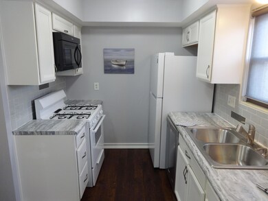 600 Olde Towne Kitchen 2