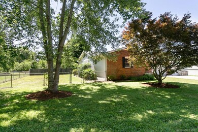 108 Joyce Rd, Hendersonville, NC 28792 - photo 4